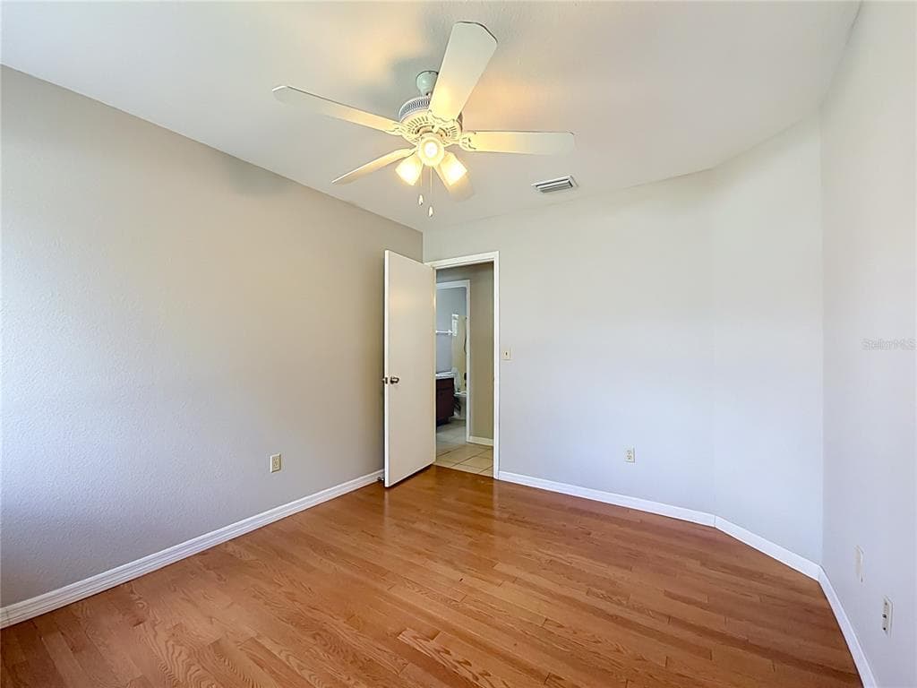 4804 BATCHELOR AVENUE photo 11