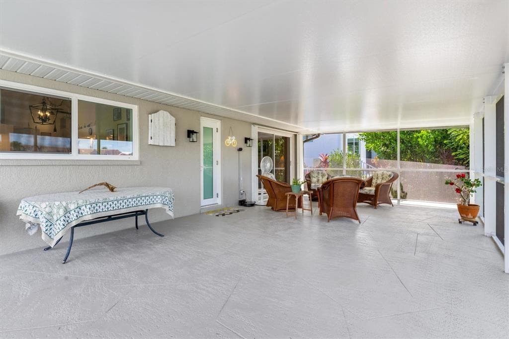2829 LA MANCHA COURT photo 18