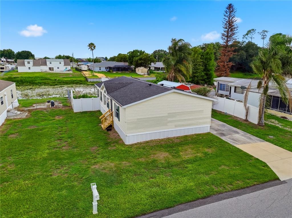 338 1ST AVENUE N photo 7