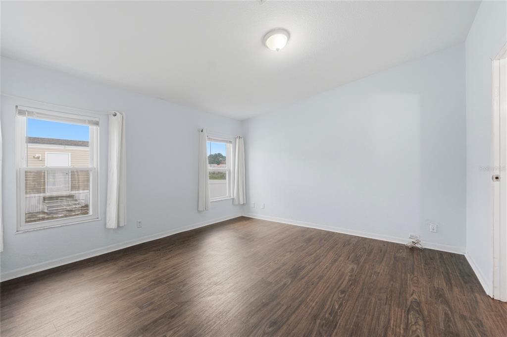 338 1ST AVENUE N photo 25