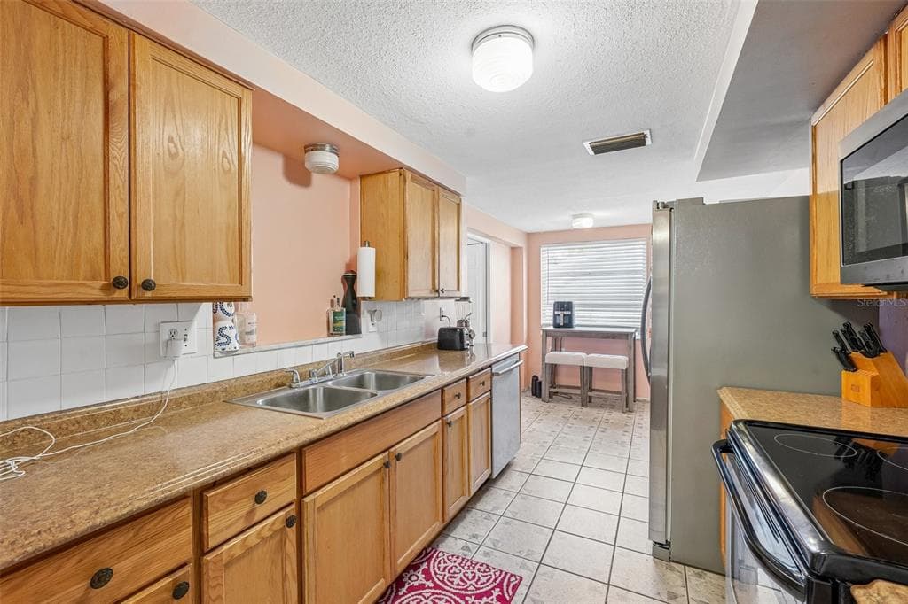 1133 GRAND BOULEVARD 5
