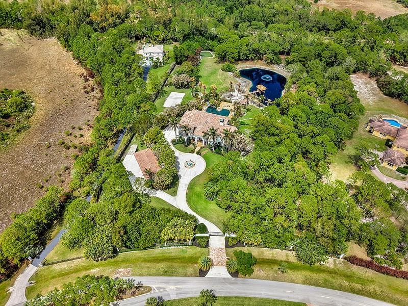 2584 SE RANCH ACRES CIRCLE 2