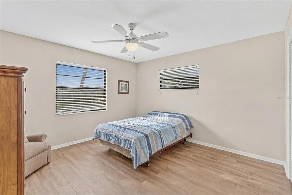 921 BIRDIE WAY photo 12