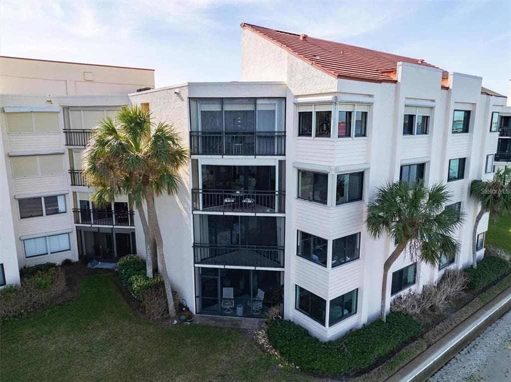 5633 PUERTA DEL SOL BOULEVARD S 307 photo 2