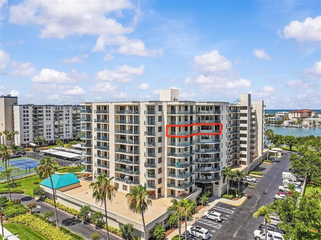 670 ISLAND WAY #800 2