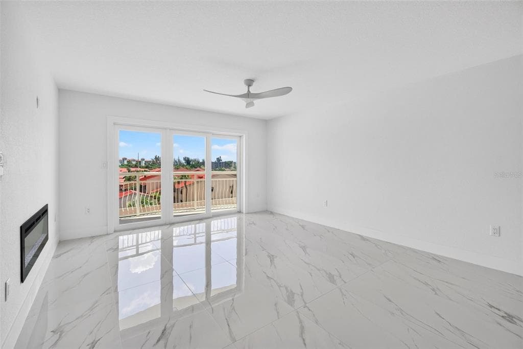 4900 BRITTANY DRIVE S 405 photo 17