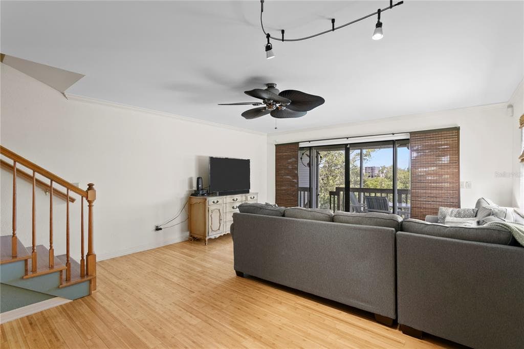 9564 TARA CAY COURT photo 11