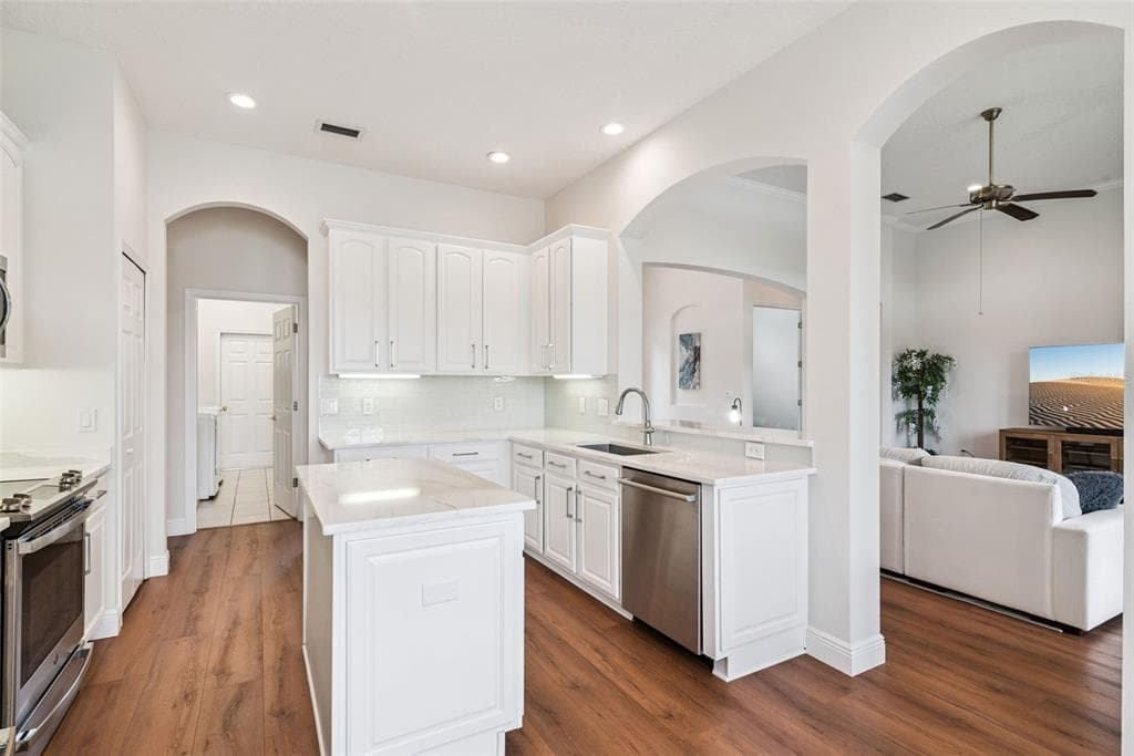 1206 SAINT ALBANS LOOP photo 17