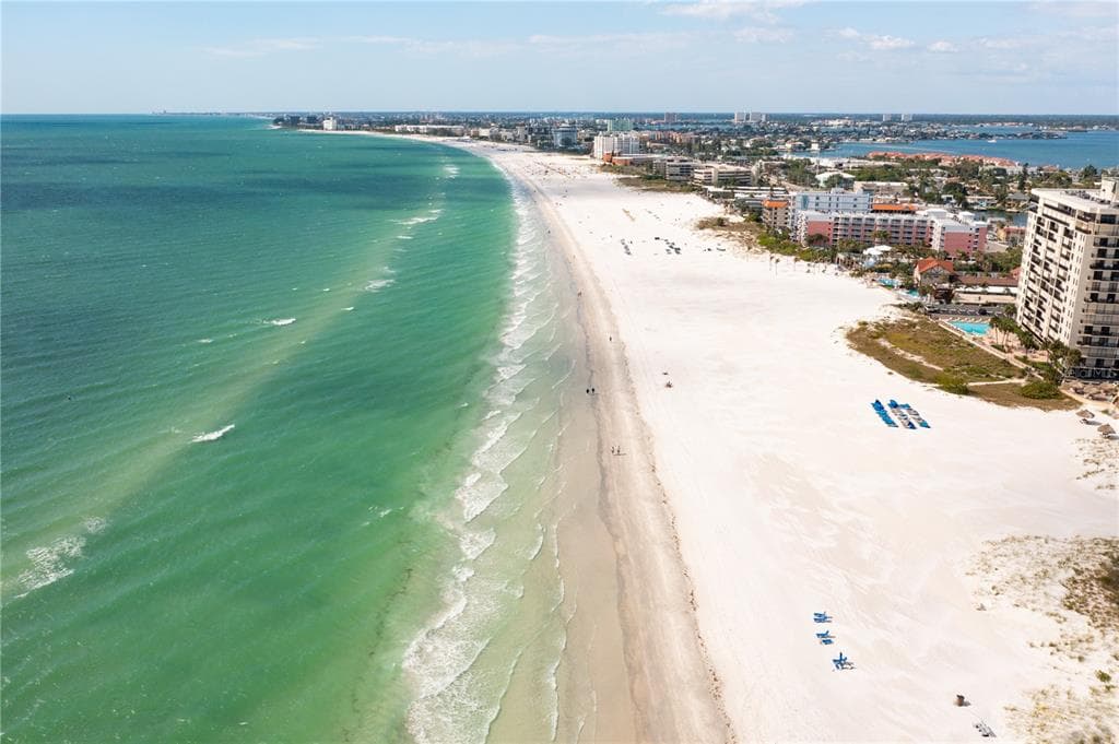 3805 GULF BOULEVARD 203 photo 4