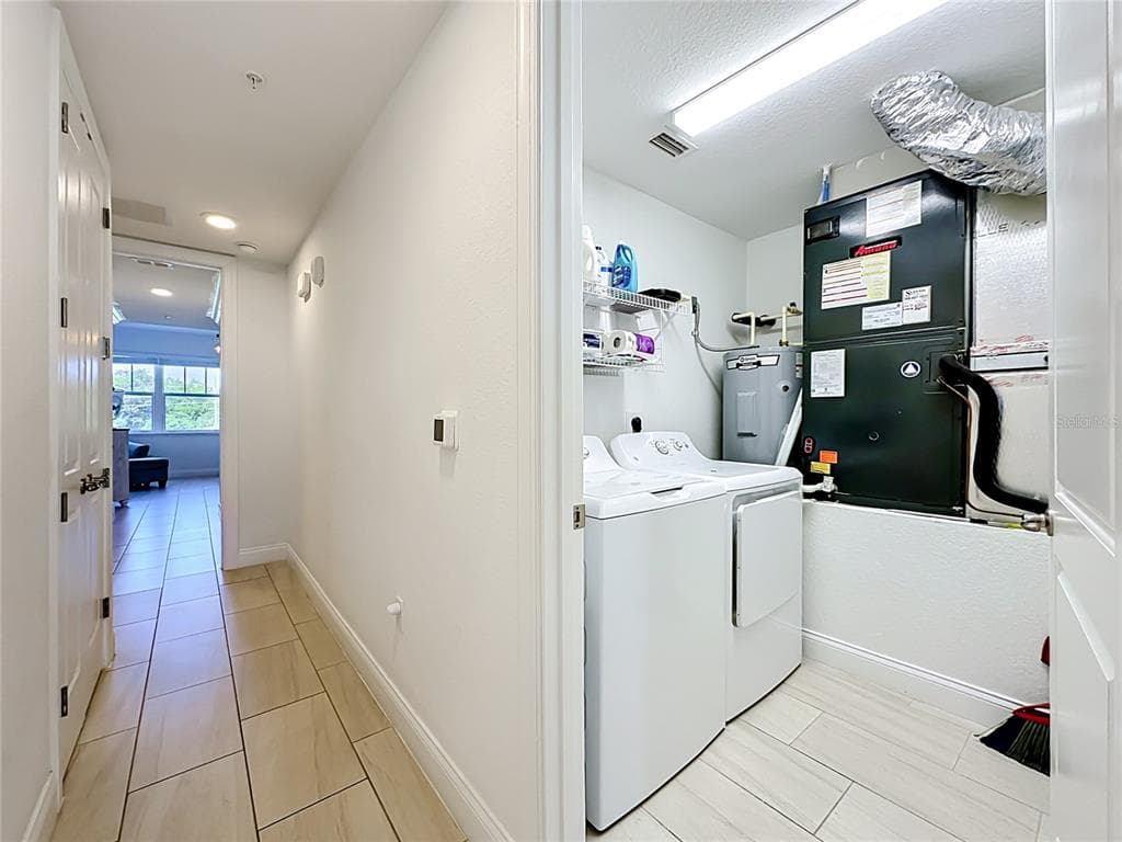 3 RIVERWALK DRIVE 301 photo 18
