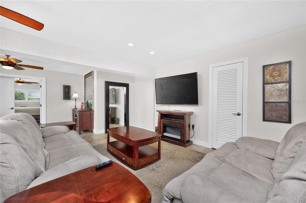 103 RODGERS AVENUE NE photo 16