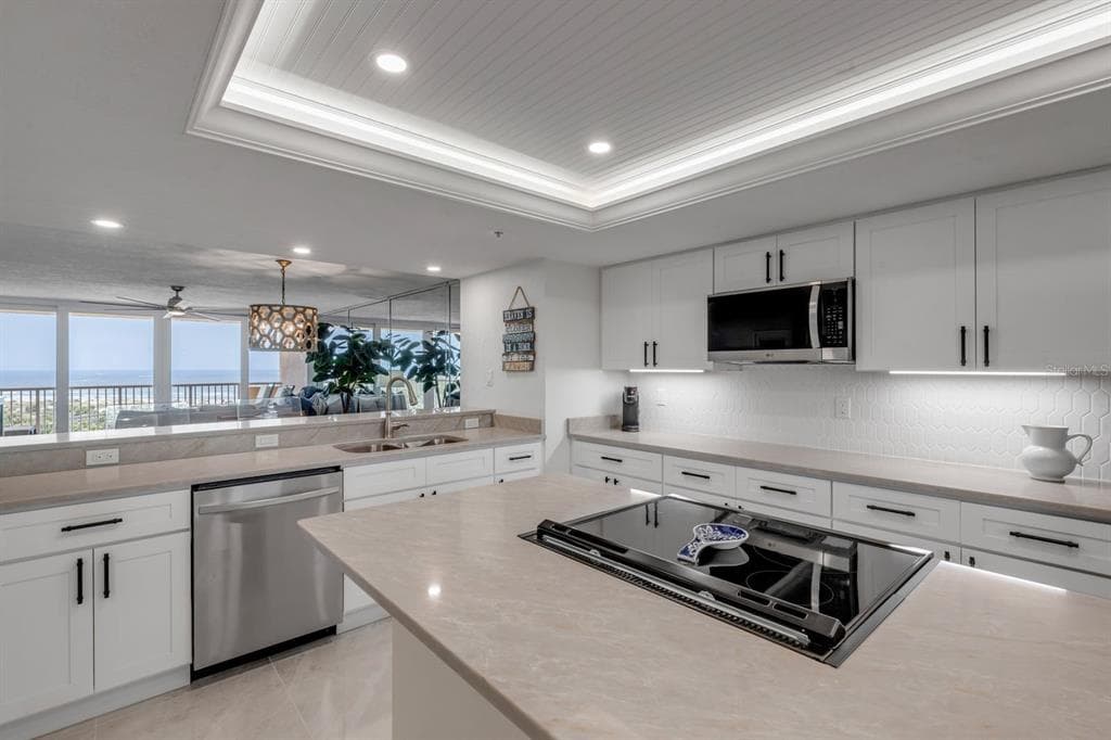 257 MINORCA BEACH WAY 506 photo 6