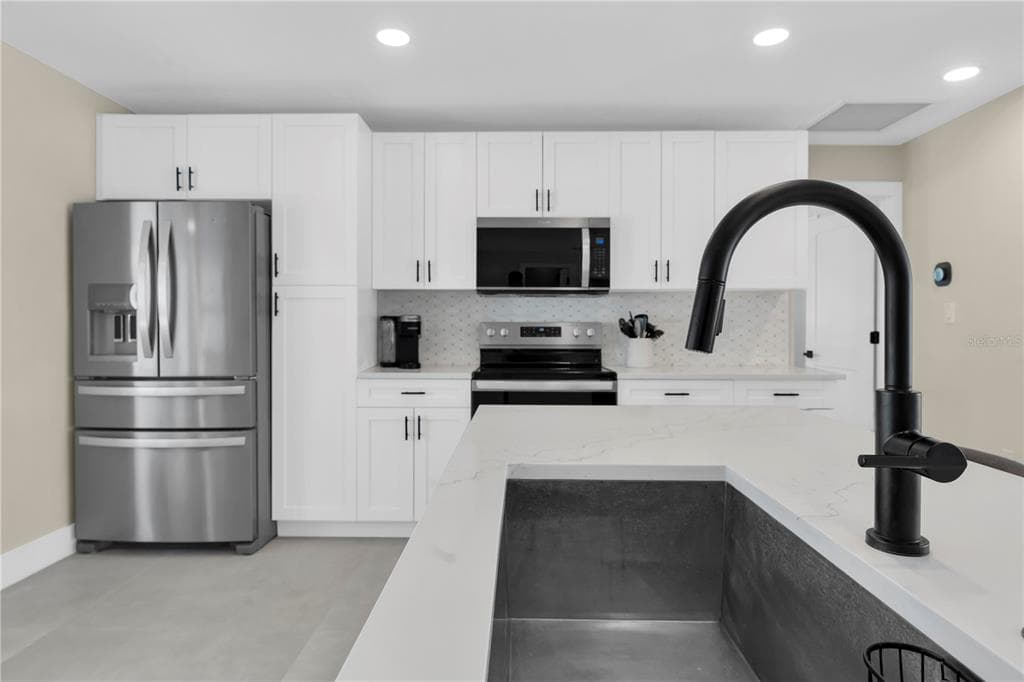24 MARINA TERRACE 4