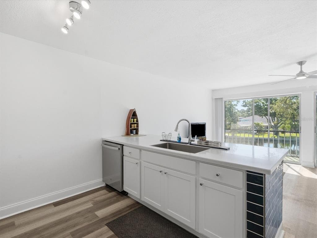 9009 TUDOR DRIVE G206 photo 17