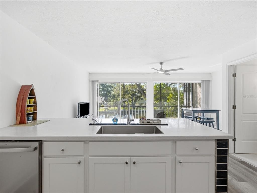 9009 TUDOR DRIVE G206 photo 14