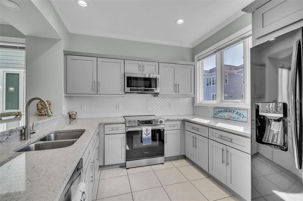 848 EVERGREEN WAY photo 10