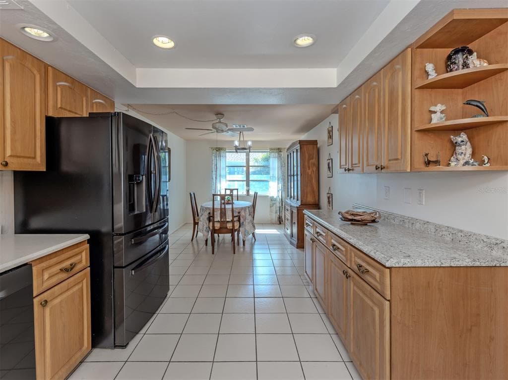 1480 LAKESIDE DRIVE photo 12