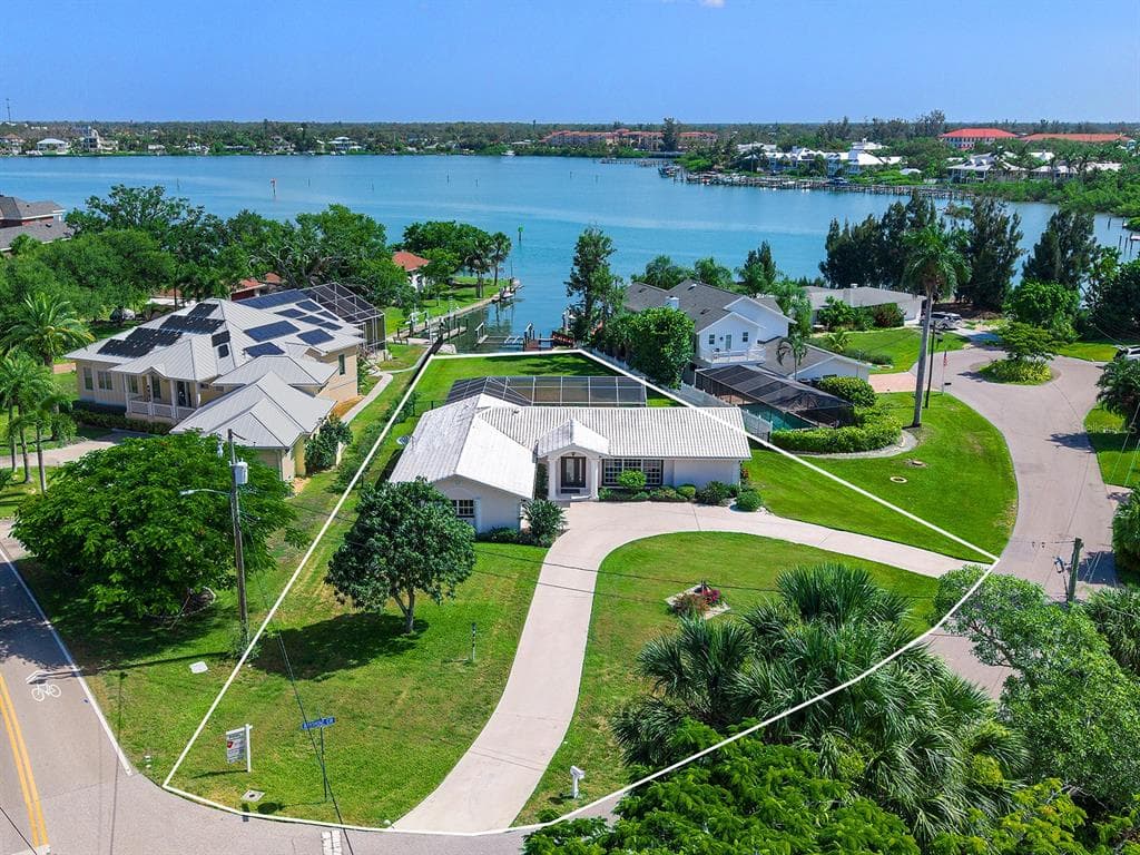 396 BAYSHORE DRIVE 1