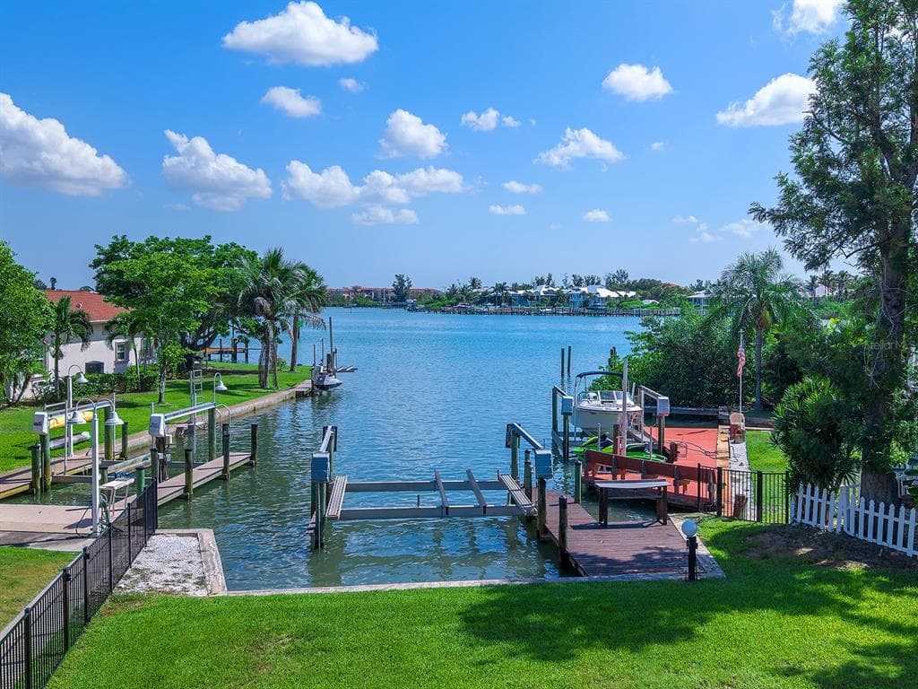 396 BAYSHORE DRIVE 4