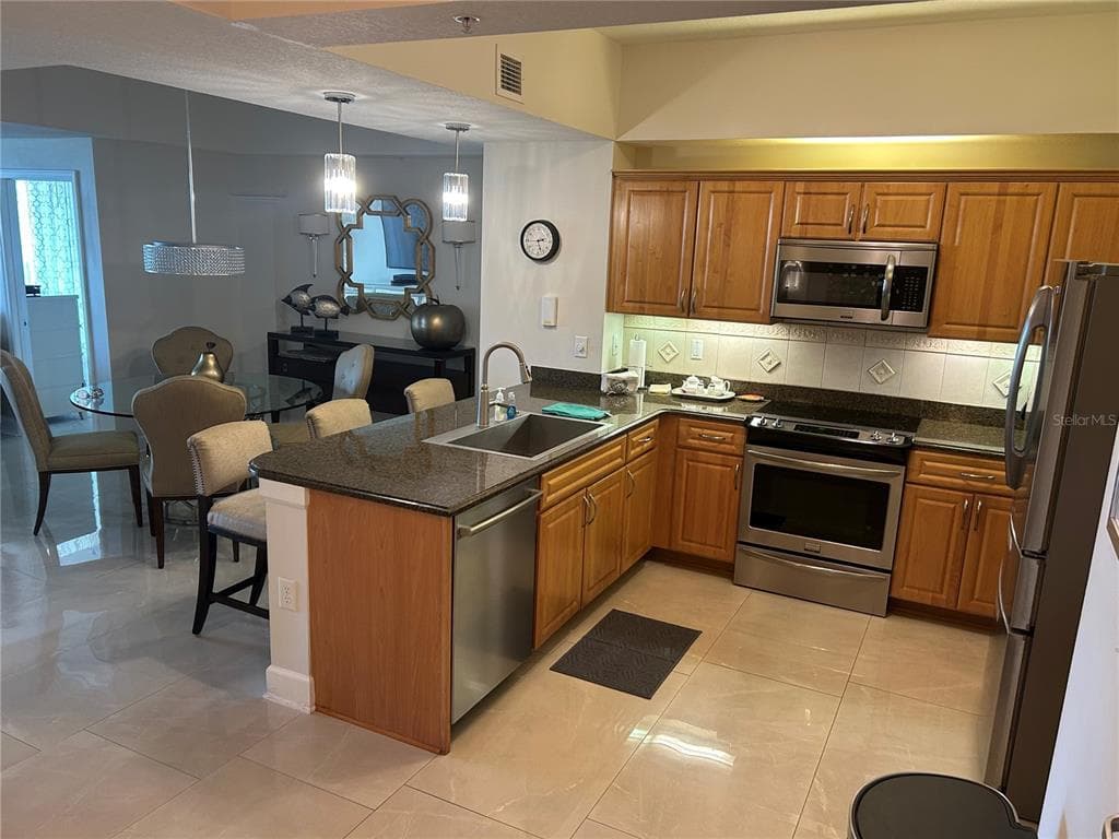 200 OCEAN CREST DRIVE 118 photo 5