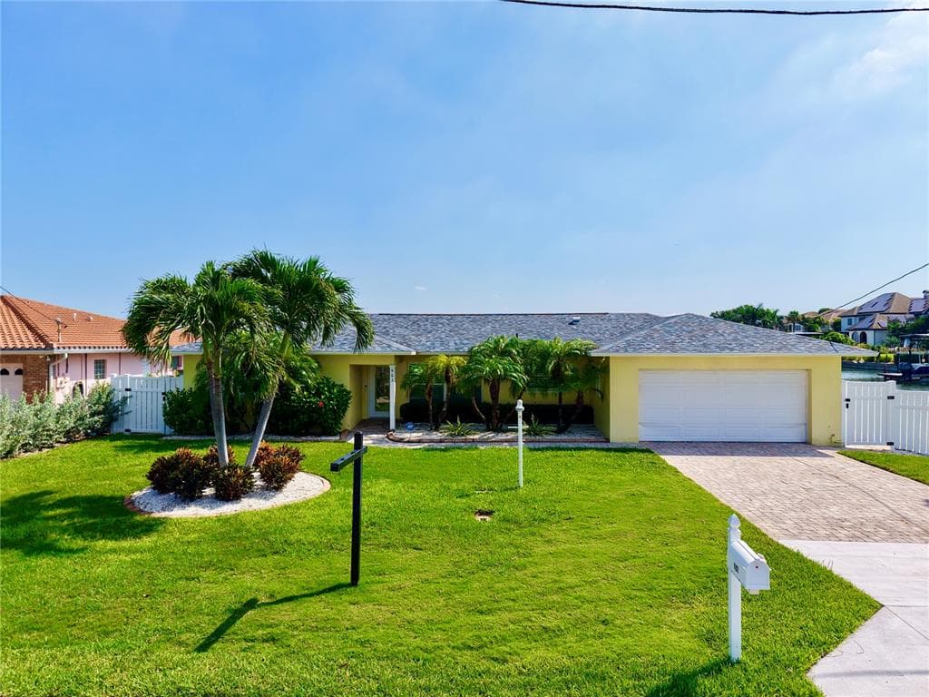 902 OAKWOOD DRIVE 1