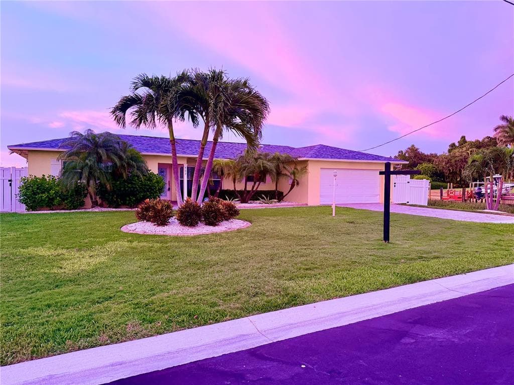 902 OAKWOOD DRIVE 4