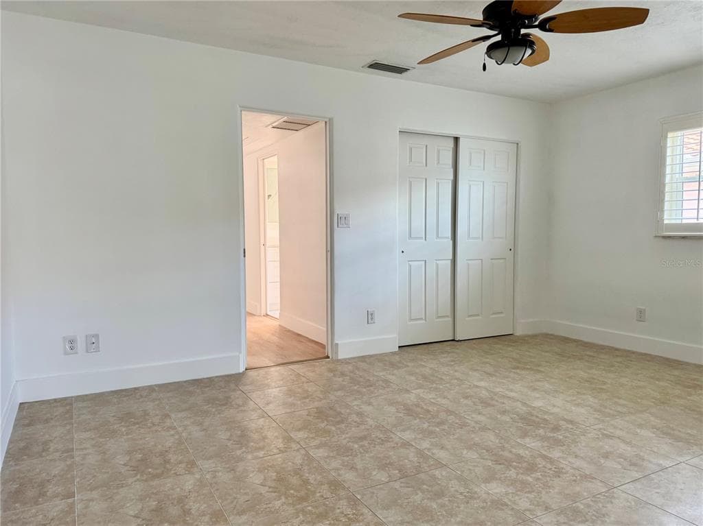 902 OAKWOOD DRIVE photo 21