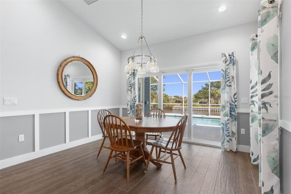 127 SEASIDE POINT photo 16