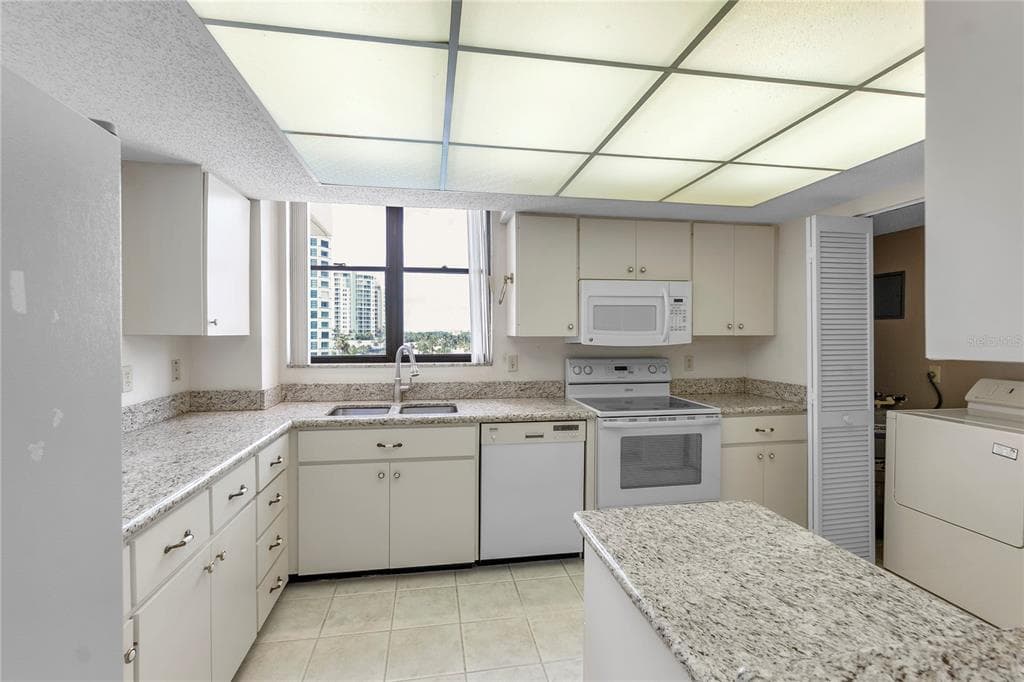 101 SUNSET DRIVE PH1 photo 7