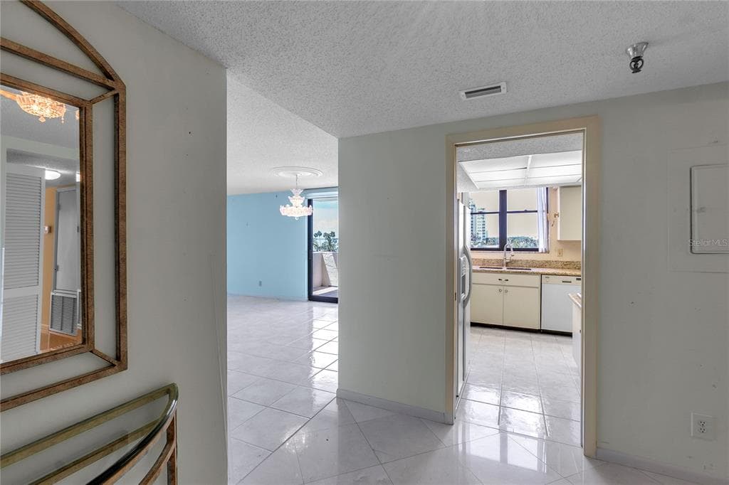 101 SUNSET DRIVE PH1 photo 5
