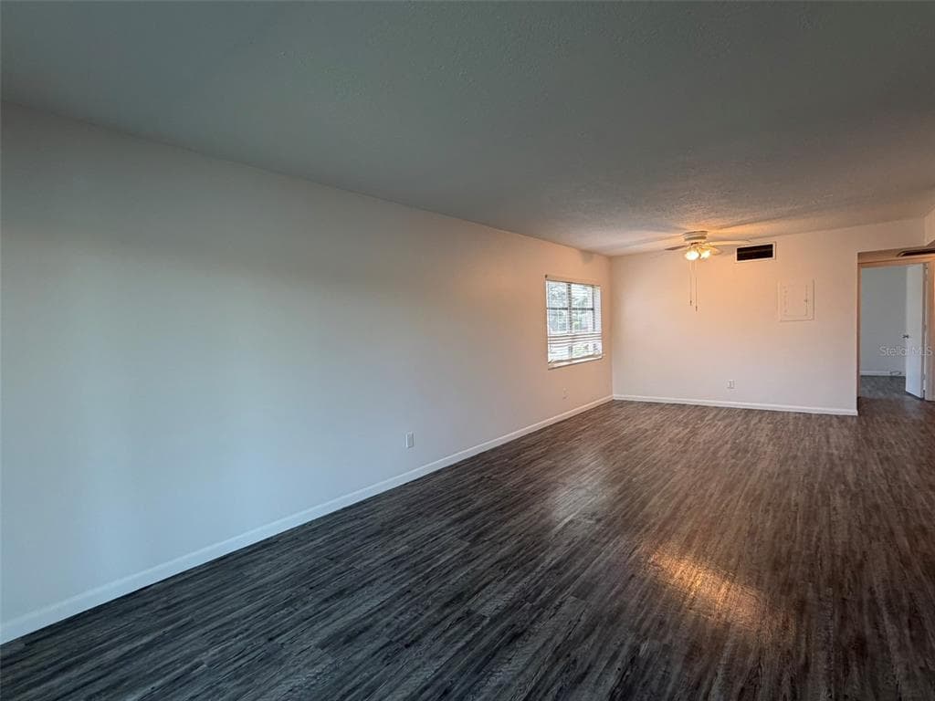 7153 W COUNTRY CLUB DR N 145 photo 5