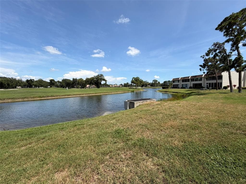 7153 W COUNTRY CLUB DR N 145 photo 18