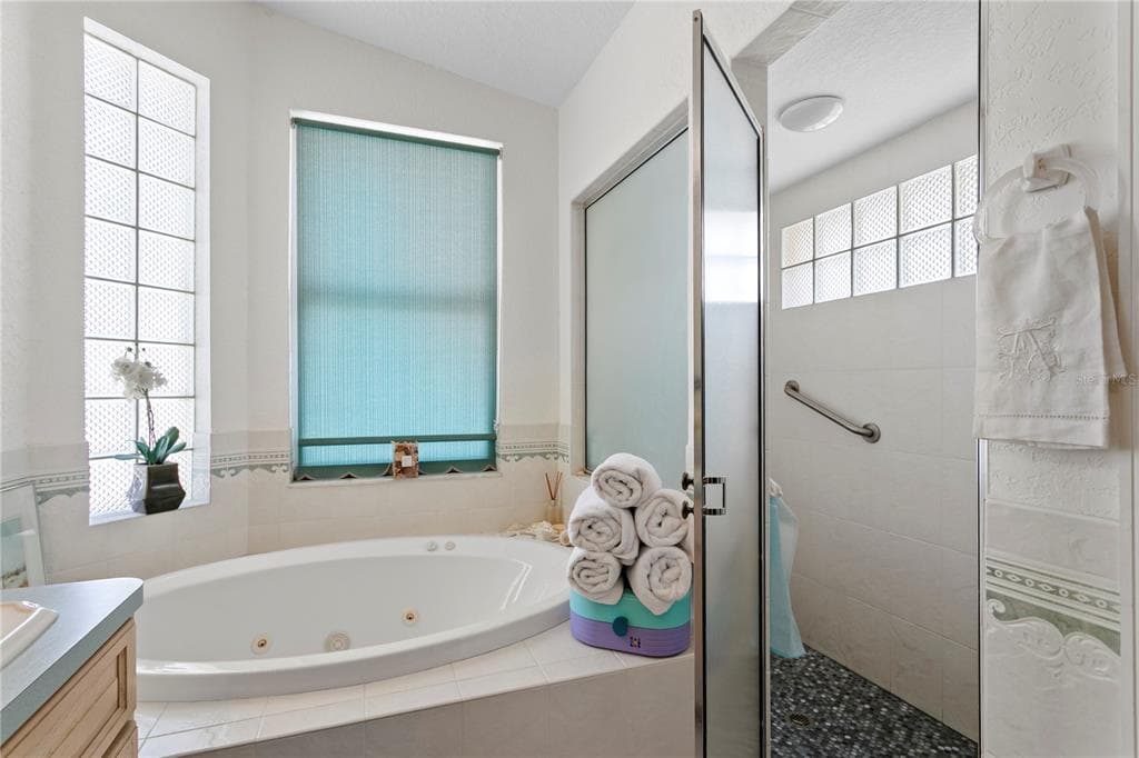 115 ALETA DRIVE photo 25
