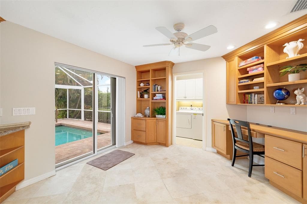 565 COMMONWEALTH PLACE photo 22