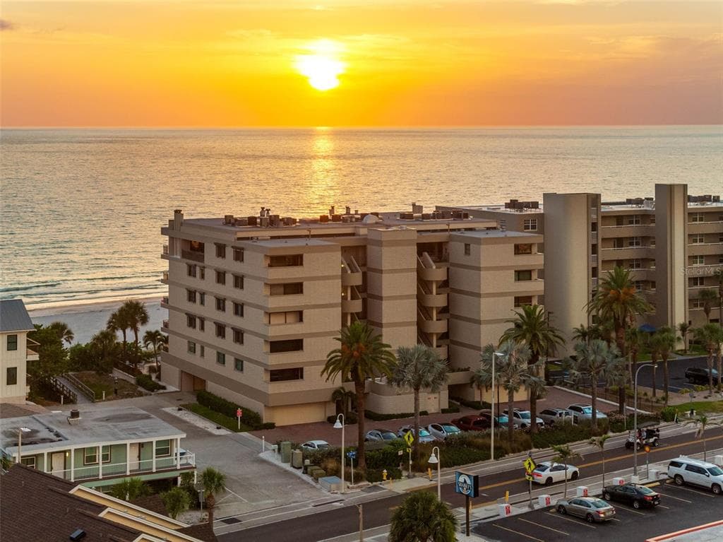 19700 GULF BOULEVARD 403 photo 1