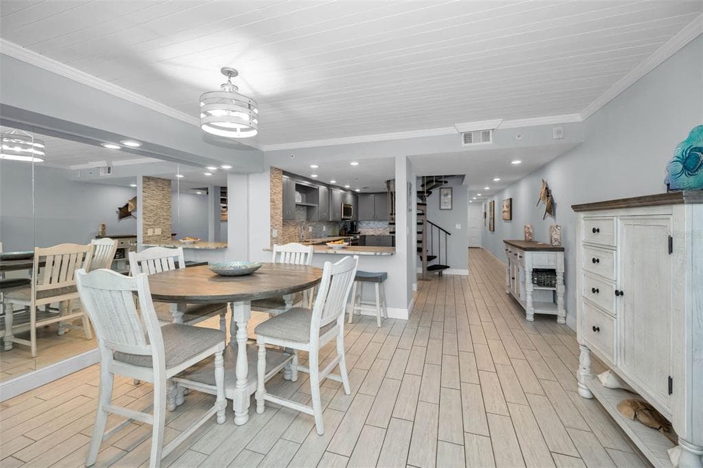 19700 GULF BOULEVARD 403 photo 10