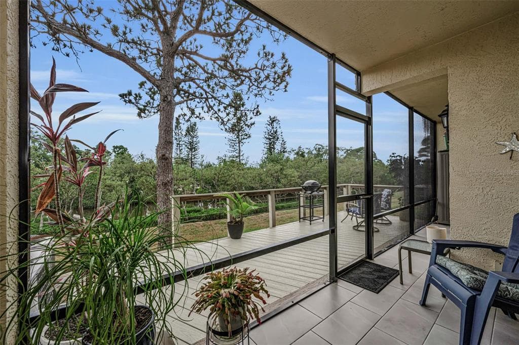 1673 SEASCAPE CIRCLE 102 photo 6
