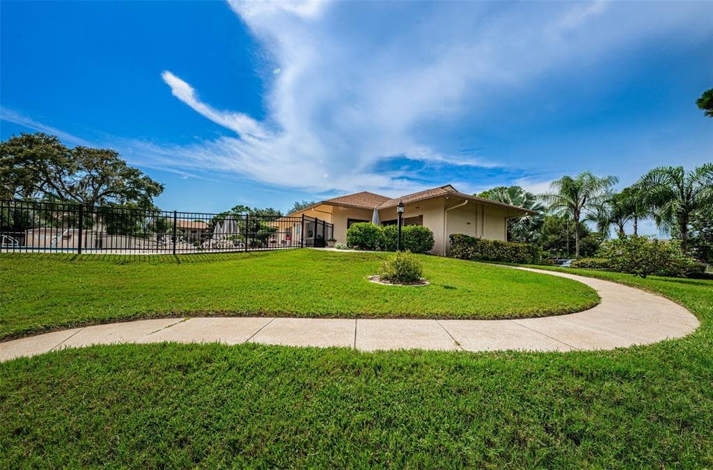 1673 SEASCAPE CIRCLE 102 photo 16