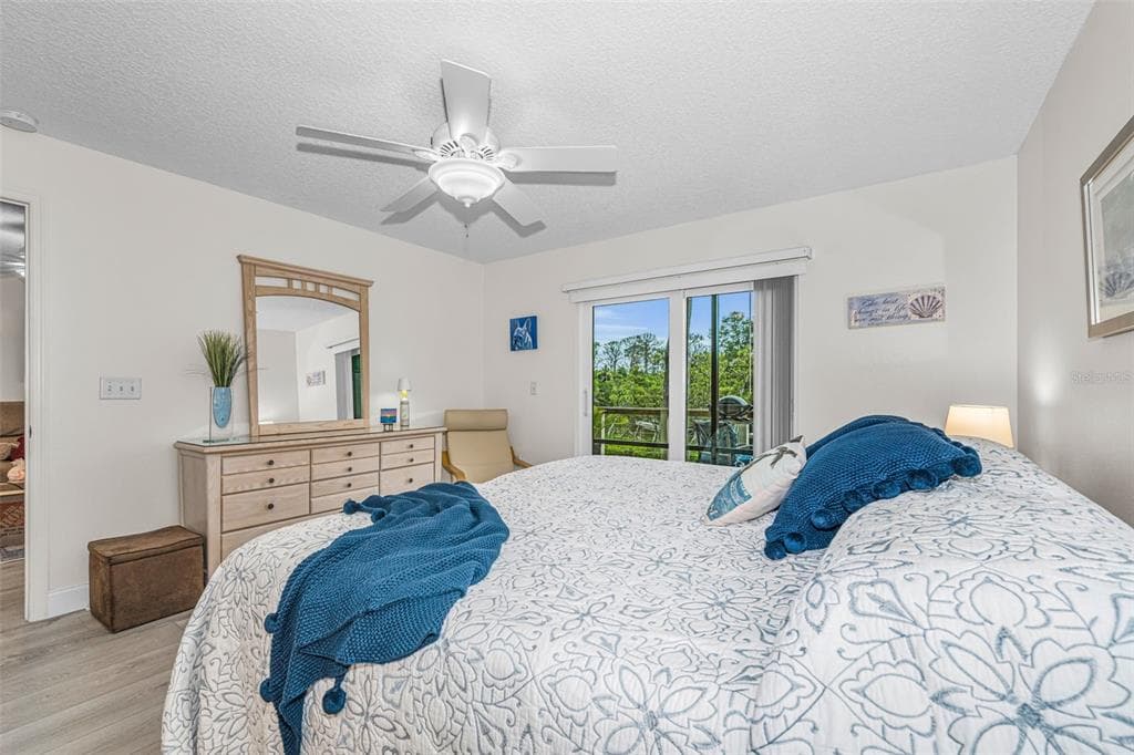 1673 SEASCAPE CIRCLE 102 photo 12