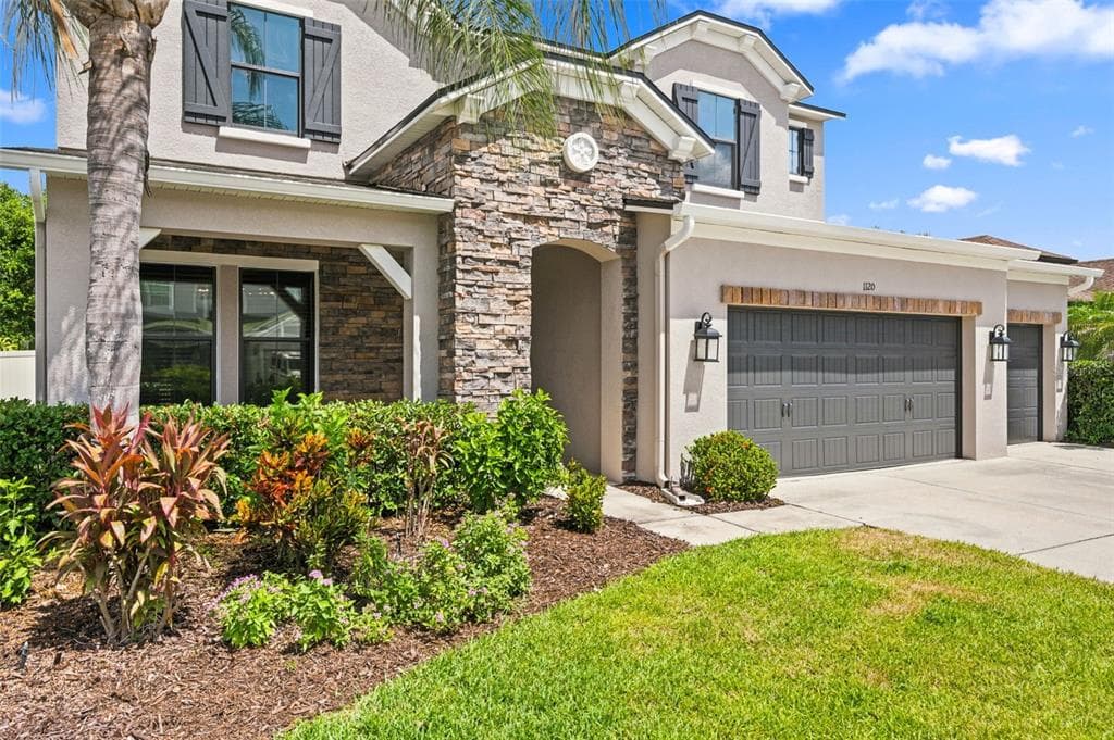 1120 MAZA PLACE photo 3