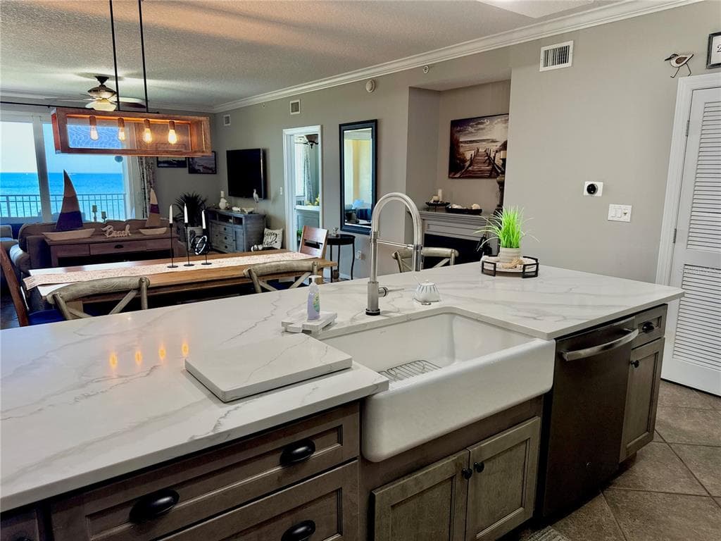 60 SURFVIEW DRIVE 421 photo 18