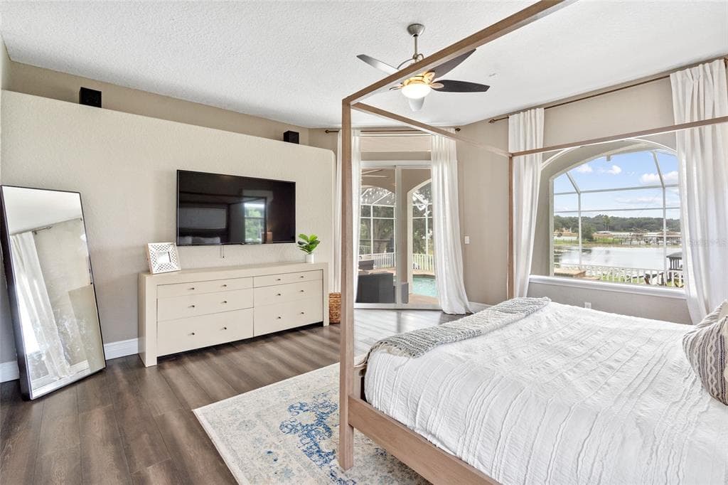 11210 CRESCENT BAY BOULEVARD photo 24