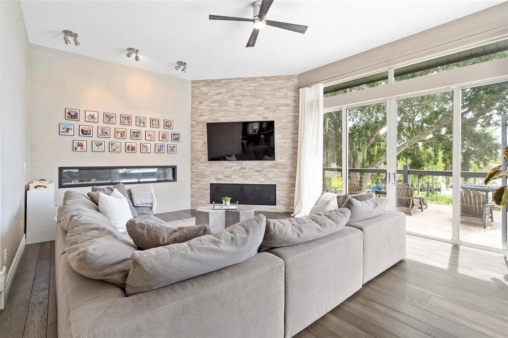11210 CRESCENT BAY BOULEVARD photo 14