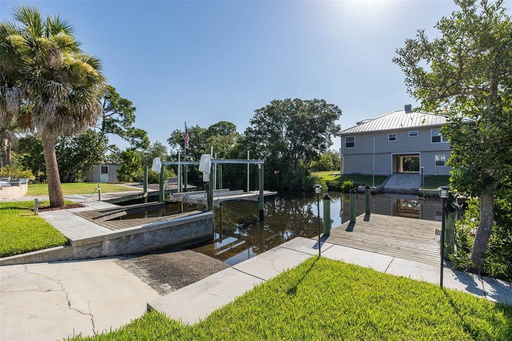 3318 PINEVIEW DRIVE 2