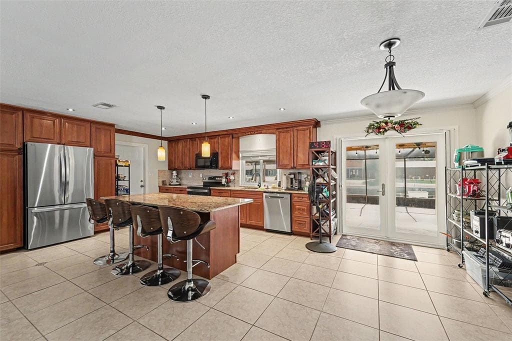 8639 GREEN STREET 5