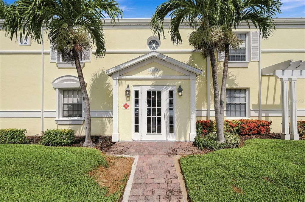 4725 COQUINA KEY DRIVE SE #D 2