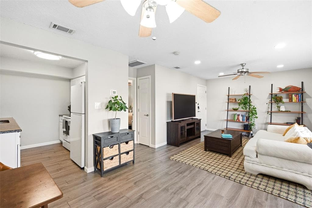 4725 COQUINA KEY DRIVE SE D photo 9