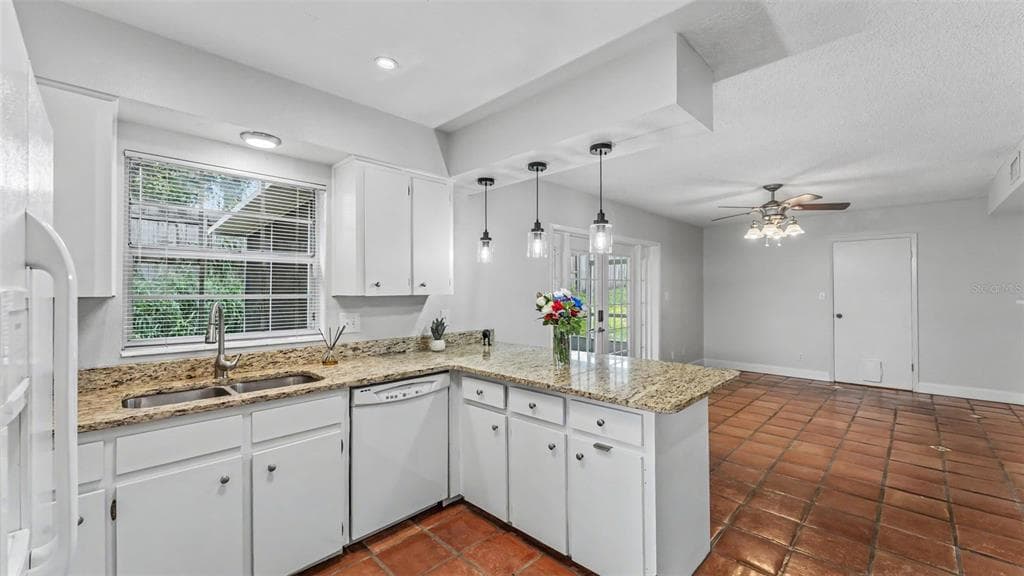 1218 LAKE ARIANA BOULEVARD 5