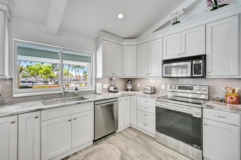 514 KEY ROYALE DRIVE photo 19
