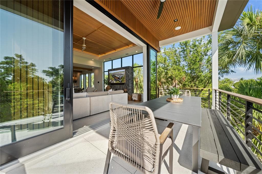 411 PALM AVENUE photo 19